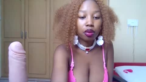 Snapshot of booby_cammy chatting on 05.08.26 barbie online show from 05.08.26