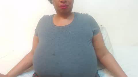 Snapshot of boobyqueen24 chatting on 04.21.26 boobyqueen online show from 04.21.26