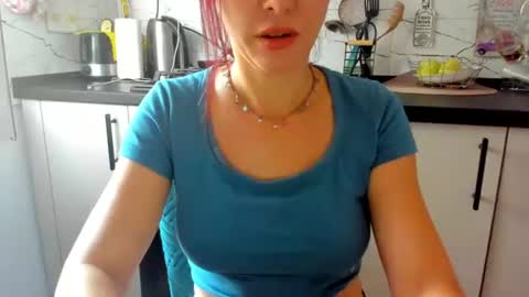 Snapshot of bootylicious_xx chatting on 07.30.26 Klaras room online show from 07.30.26
