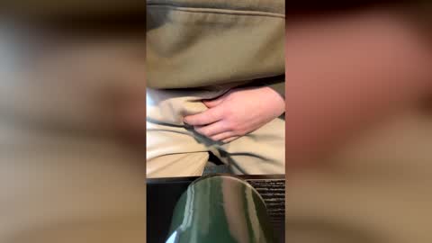 Snapshot of boowhou chatting on 04.10.26 BooWhoU online show from 04.10.26