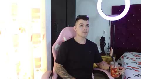 booyhott_ online show from 11.13.25