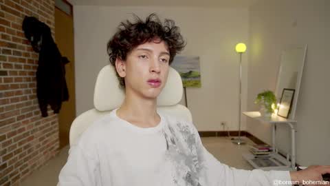 Snapshot of boream_ chatting on 10.06.25 Bream online show from 10.06.25