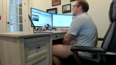 Snapshot of boredhorndog chatting on 01.27.25 Boredhorndog online show from 01.27.25