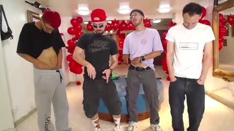 THOMAS AND DAMIAND online show from 02.22.25