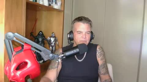 Snapshot of boss1420 chatting on 10.21.25 BOSS online show from 10.21.25