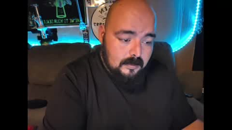 Snapshot of bossdeuce420 chatting on 04.18.26 bossdeuce420 online show from 04.18.26