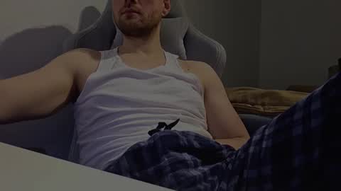 Snapshot of bottomtsinner chatting on 02.13.26 bottomtsinner online show from 02.13.26