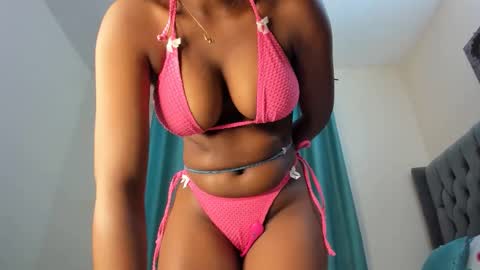 bouncy_booty677 online show from 10.01.25