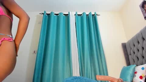 bouncy_booty677 online show from 10.09.25