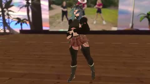 Snapshot of bowsette_ chatting on 07.17.26 Camila online show from 07.17.26