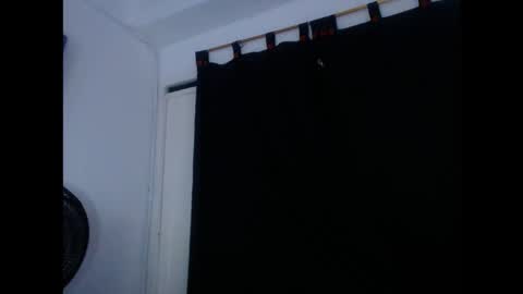 boy_king18 online show from 10.18.25