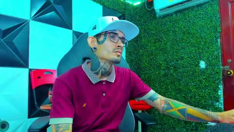 boy_tatto77 online show from 04.04.26