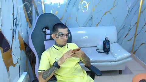 Snapshot of boy_tatto77 chatting on 06.30.26 boy_tatto77 online show from 06.30.26