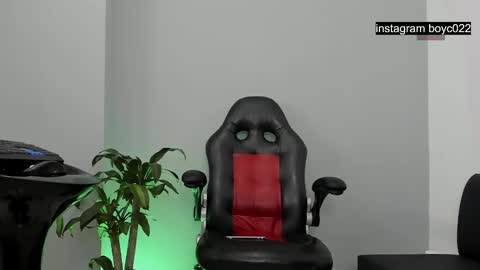 Snapshot of boyc02_ chatting on 12.27.24 boyc02_ online show from 12.27.24