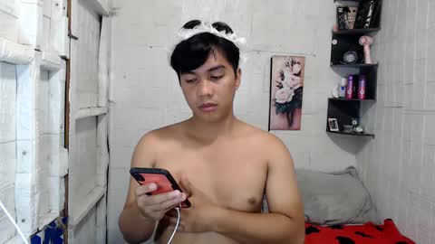 Snapshot of boyinyourfantasy chatting on 02.04.25 Dex online show from 02.04.25