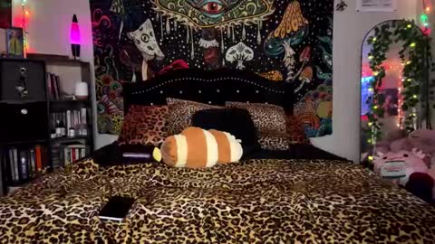 Snapshot of boysdroollx chatting on 01.24.25 Puddin online show from 01.24.25