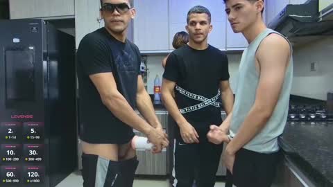 Snapshot of boysgang_sex chatting on 02.15.25 Angelo Mark Fernando Taylor online show from 02.15.25