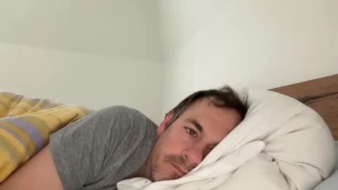 Snapshot of boyslut8 chatting on 02.01.26 boytoyhh online show from 02.01.26