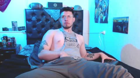 Snapshot of brad_hot_boy chatting on 12.10.24 brad hot boy online show from 12.10.24