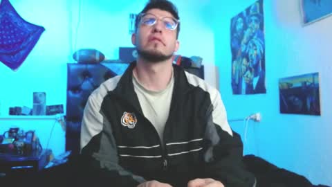 Snapshot of brad_hot_boy chatting on 09.30.25 brad hot boy online show from 09.30.25