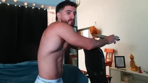 Snapshot of bradley_martinez chatting on 01.29.25 Bradley Martinez online show from 01.29.25