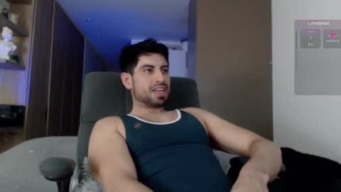 Snapshot of bradley_muscle chatting on 09.18.25 Bradley online show from 09.18.25