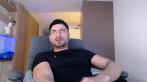 Snapshot of bradley_muscle chatting on 10.21.25 Bradley online show from 10.21.25