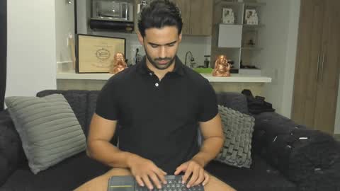 bradleymartin7 online show from 02.13.25