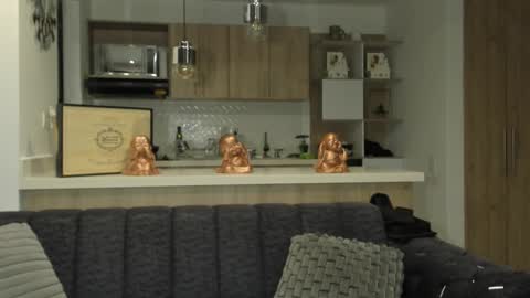 bradleymartin7 online show from 02.14.25