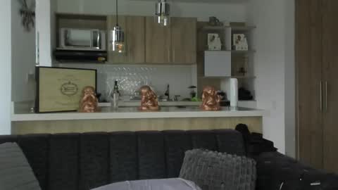 bradleymartin7 online show from 02.14.25