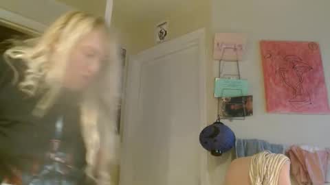 Snapshot of braindeadbetty chatting on 04.30.26 i am a naughty jedi knight online show from 04.30.26