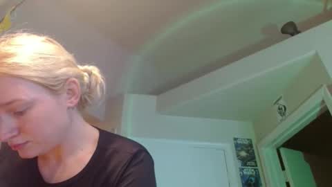Snapshot of braindeadbetty chatting on 05.06.26 i am a naughty jedi knight online show from 05.06.26