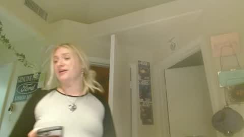 Snapshot of braindeadbetty chatting on 05.13.26 i am a naughty jedi knight online show from 05.13.26