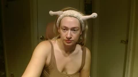 Snapshot of braindeadbetty chatting on 05.27.26 i am a naughty jedi knight online show from 05.27.26
