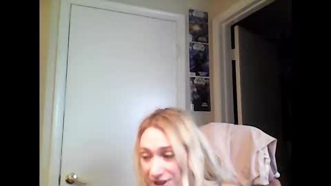 Snapshot of braindeadbetty chatting on 06.06.26 i am a naughty jedi knight online show from 06.06.26