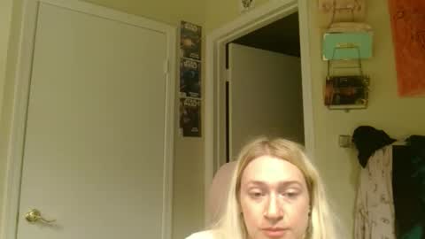 Snapshot of braindeadbetty chatting on 06.07.26 i am a naughty jedi knight online show from 06.07.26