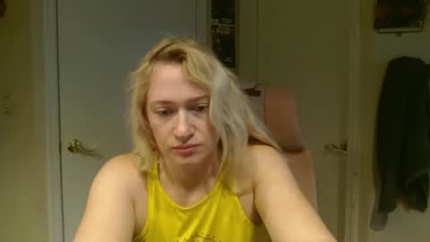Snapshot of braindeadbetty chatting on 06.09.26 i am a naughty jedi knight online show from 06.09.26