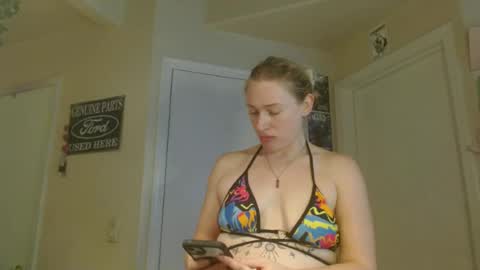 Snapshot of braindeadbetty chatting on 06.22.26 i am a naughty jedi knight online show from 06.22.26