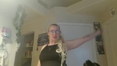 Snapshot of braindeadbetty chatting on 07.01.26 i am a naughty jedi knight online show from 07.01.26