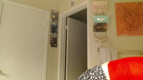Snapshot of braindeadbetty chatting on 07.10.26 i am a naughty jedi knight online show from 07.10.26
