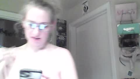 Snapshot of braindeadbetty chatting on 07.23.26 i am a naughty jedi knight online show from 07.23.26