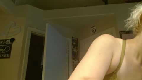 Snapshot of braindeadbetty chatting on 07.28.26 i am a naughty jedi knight online show from 07.28.26