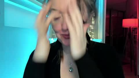 I see you X-twitter its braingirl online show from 05.10.26