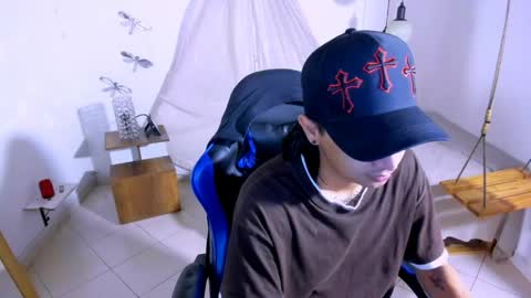 Snapshot of brand_hades chatting on 05.17.26 B R A N D online show from 05.17.26