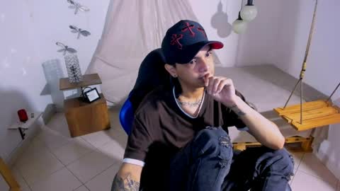 Snapshot of brand_hades chatting on 05.19.26 B R A N D online show from 05.19.26