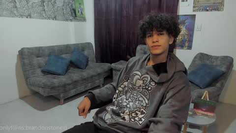Snapshot of brandonstonexl chatting on 02.08.25 Brandon Stone online show from 02.08.25