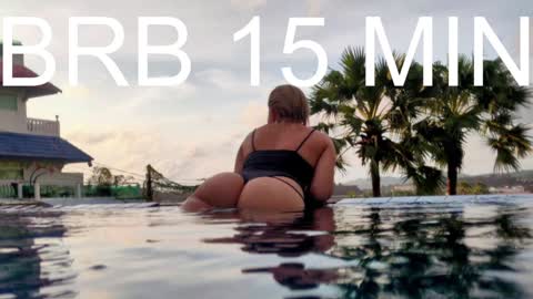 Snapshot of brandy__stars chatting on 01.10.25 Belle online show from 01.10.25