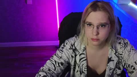 Snapshot of brandy__stars chatting on 02.12.25 Belle online show from 02.12.25