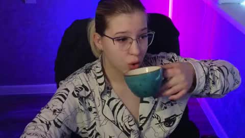 Snapshot of brandy__stars chatting on 03.02.25 Belle online show from 03.02.25