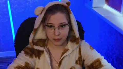 Snapshot of brandy__stars chatting on 03.10.25 Belle online show from 03.10.25